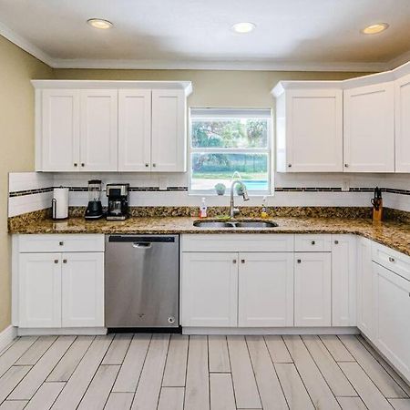Beautiful Pool House In Old Seminole Heights! Tampa Exterior photo