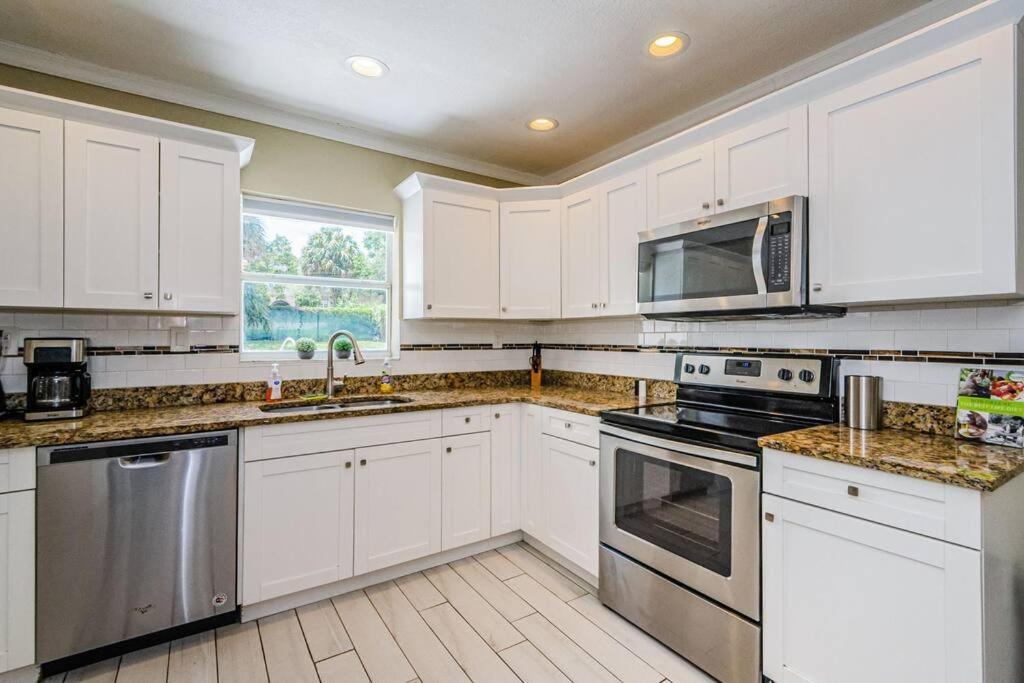 Beautiful Pool House In Old Seminole Heights! Tampa Exterior photo